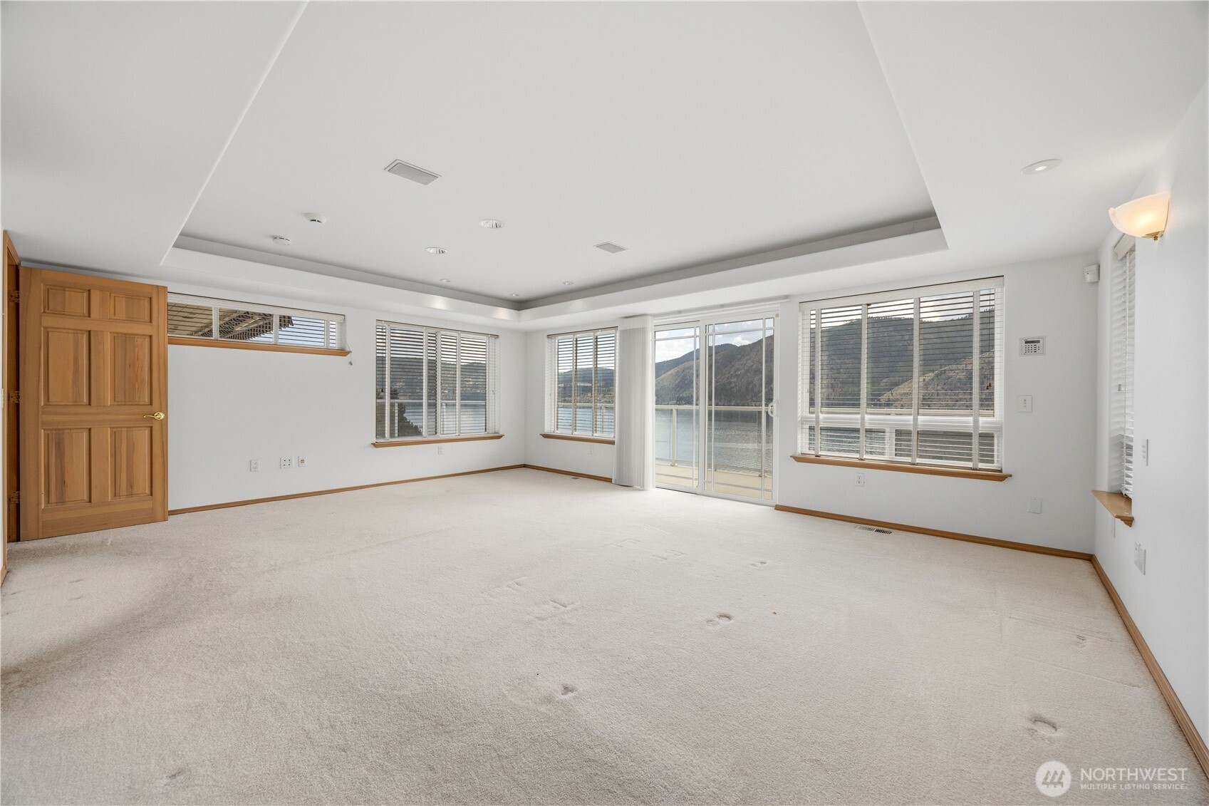 3035 Lakeshore Drive Property Photo 12