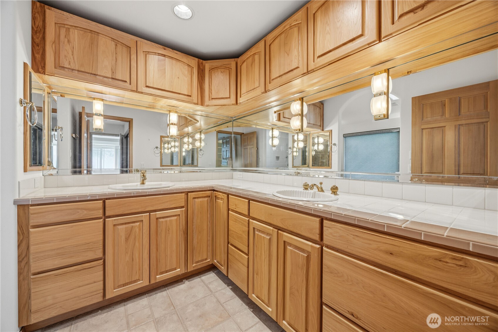 3035 Lakeshore Drive Property Photo 14