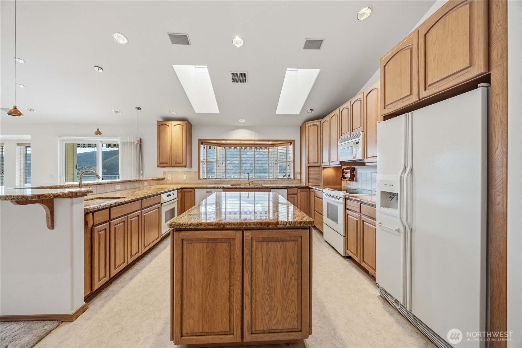 3035 Lakeshore Drive Property Photo 16