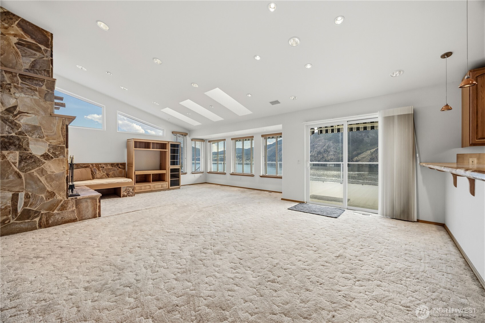 3035 Lakeshore Drive Property Photo 19