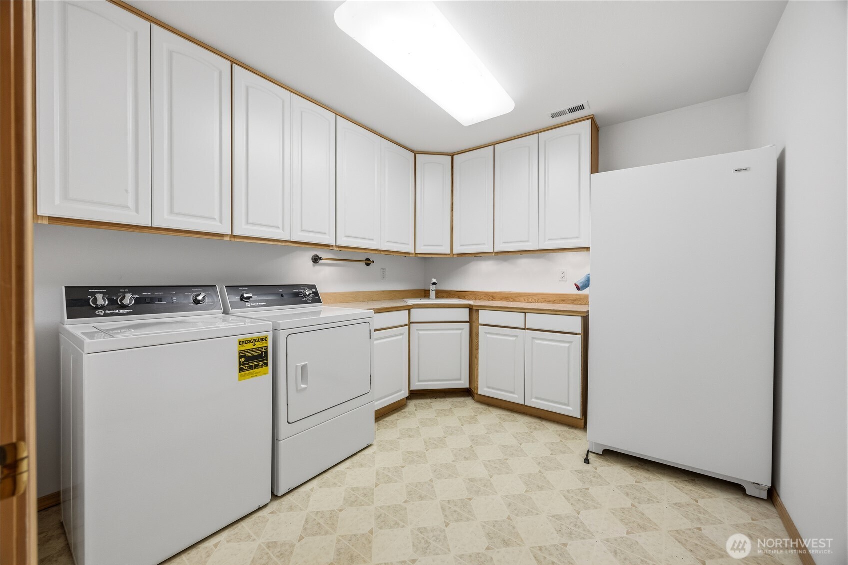 3035 Lakeshore Drive Property Photo 29