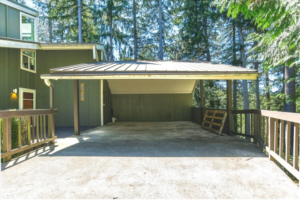 2425 Archwood Drive Property Photo 4