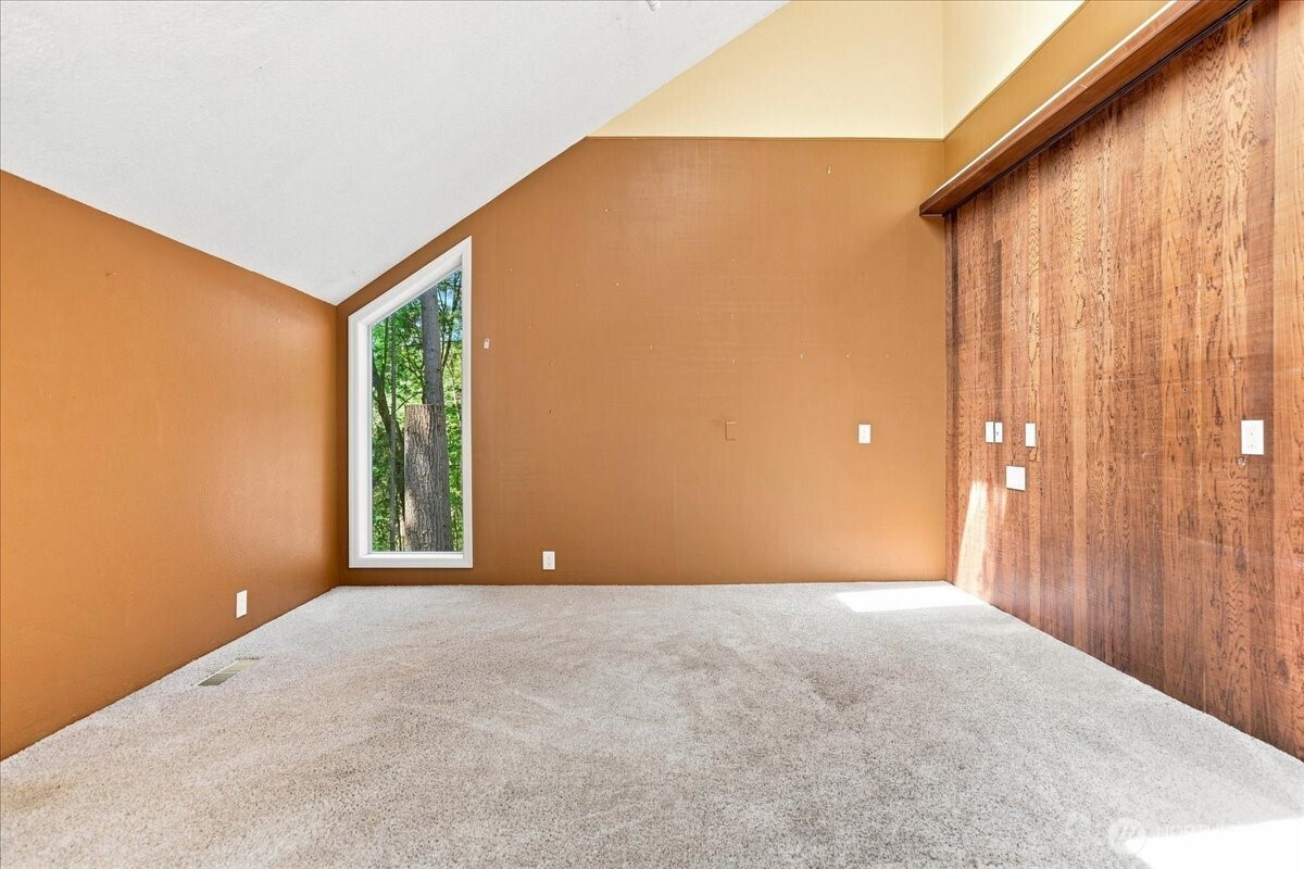 2425 Archwood Drive Property Photo 8