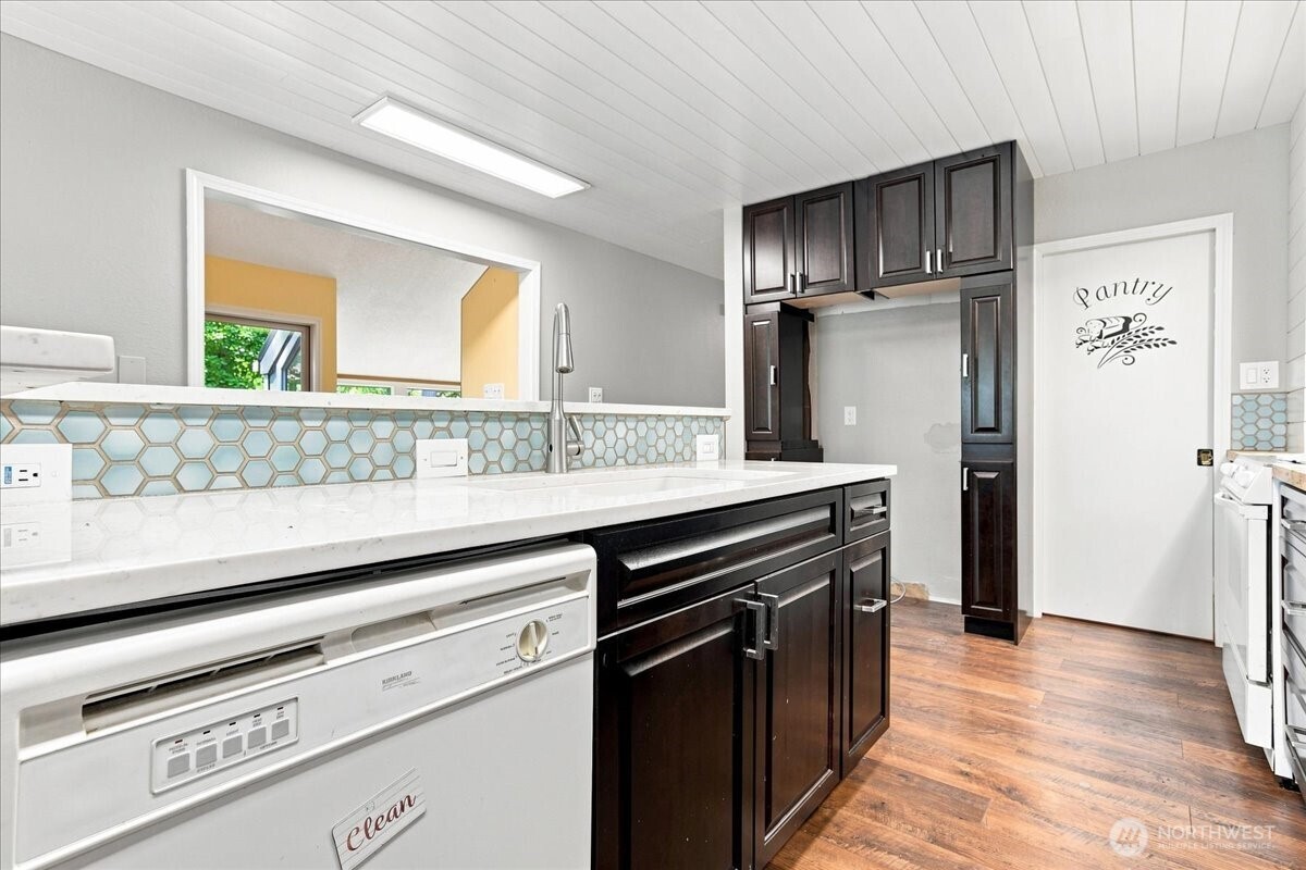 2425 Archwood Drive Property Photo 19