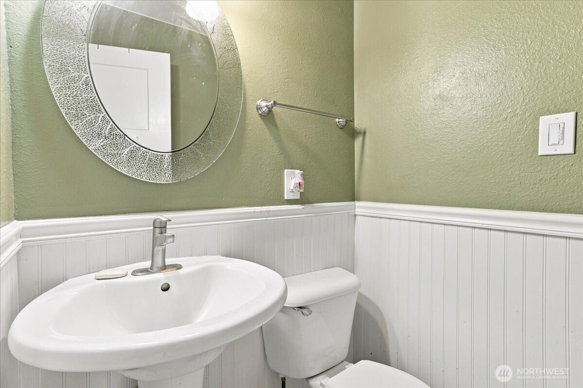 2425 Archwood Drive Property Photo 22