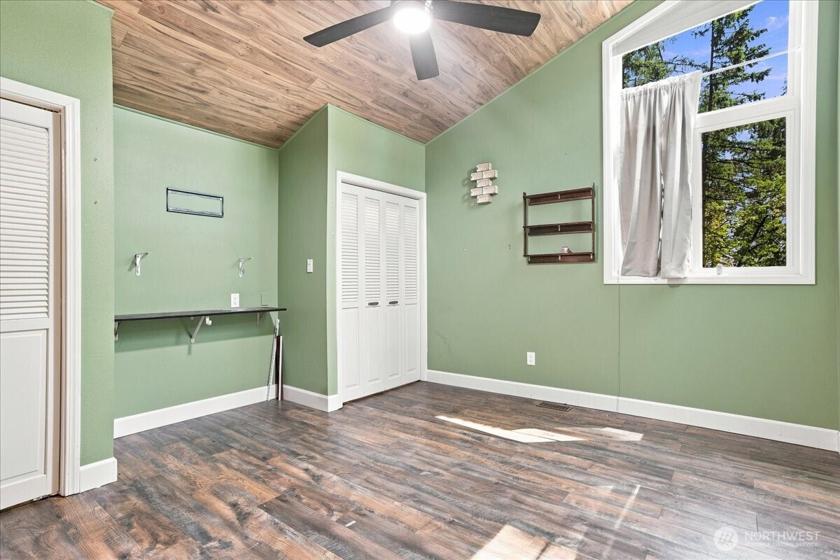 2425 Archwood Drive Property Photo 23