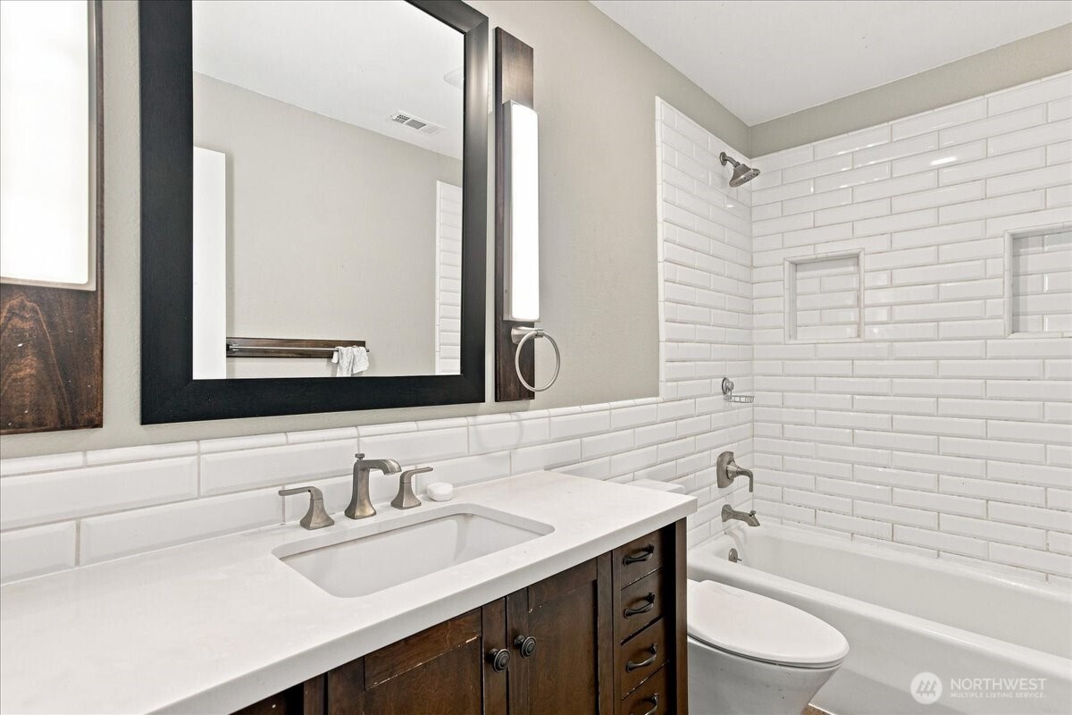 2425 Archwood Drive Property Photo 31