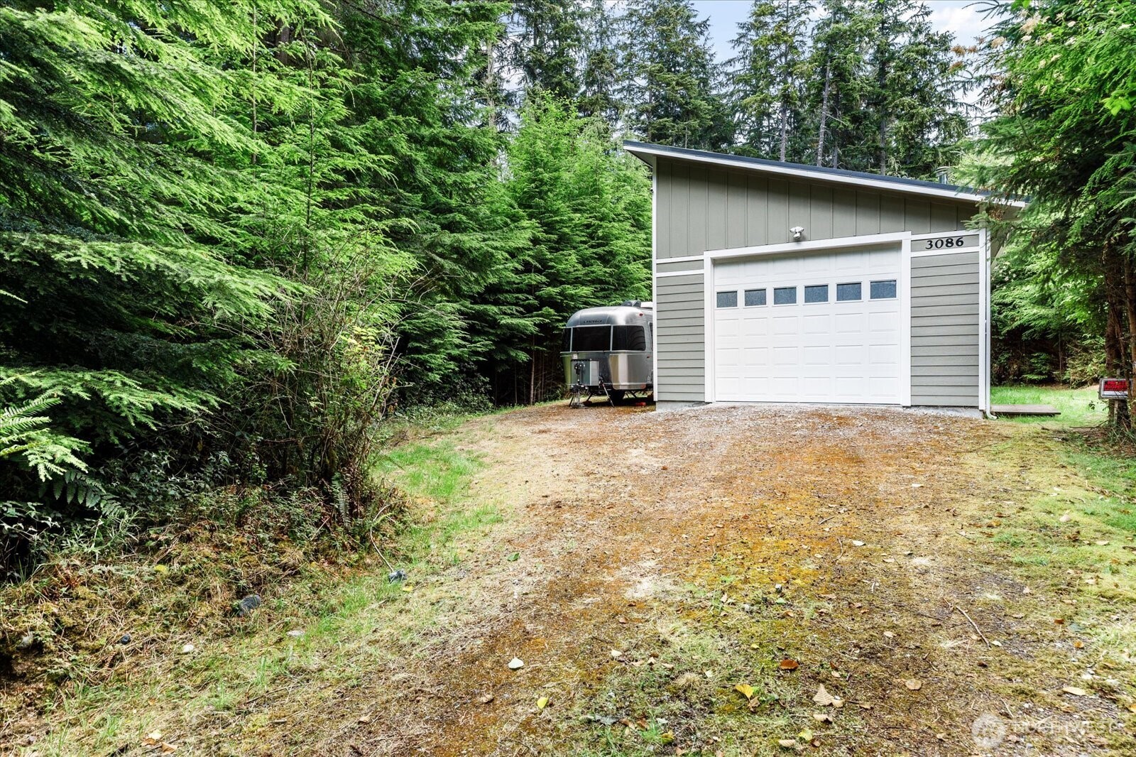3086 Spahr Road Property Photo 8