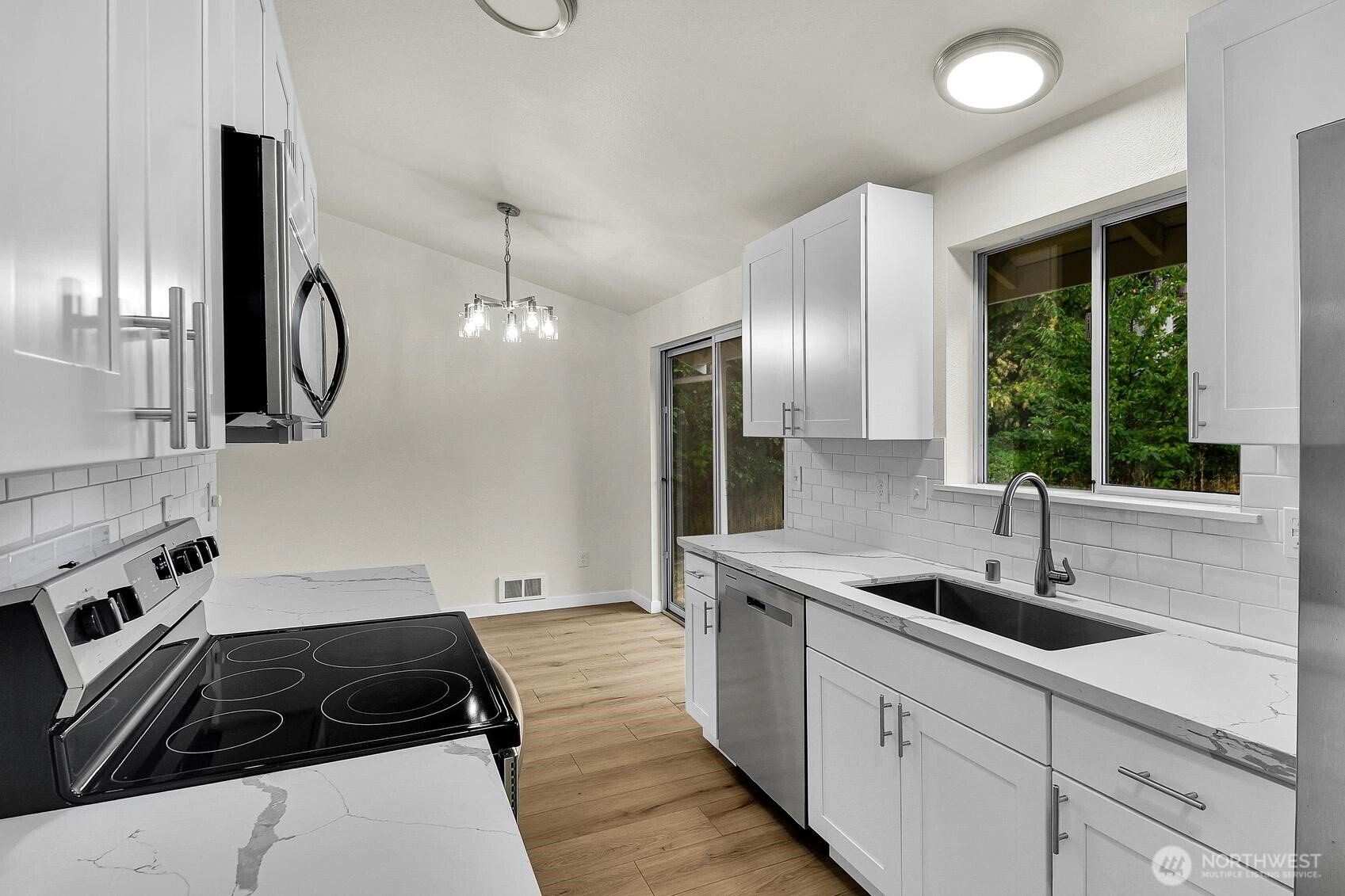 12408 82nd Avenue Property Photo 5