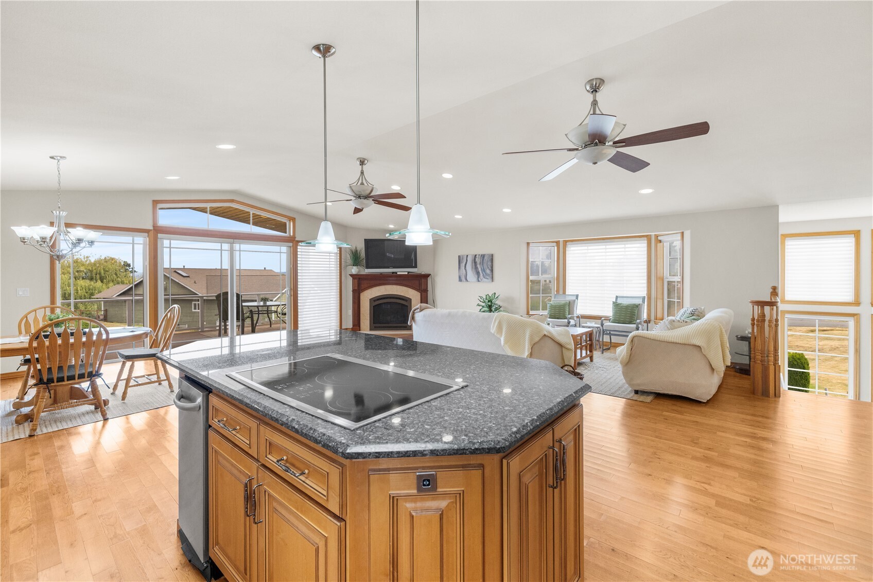6226 Hinman Drive Property Photo 10