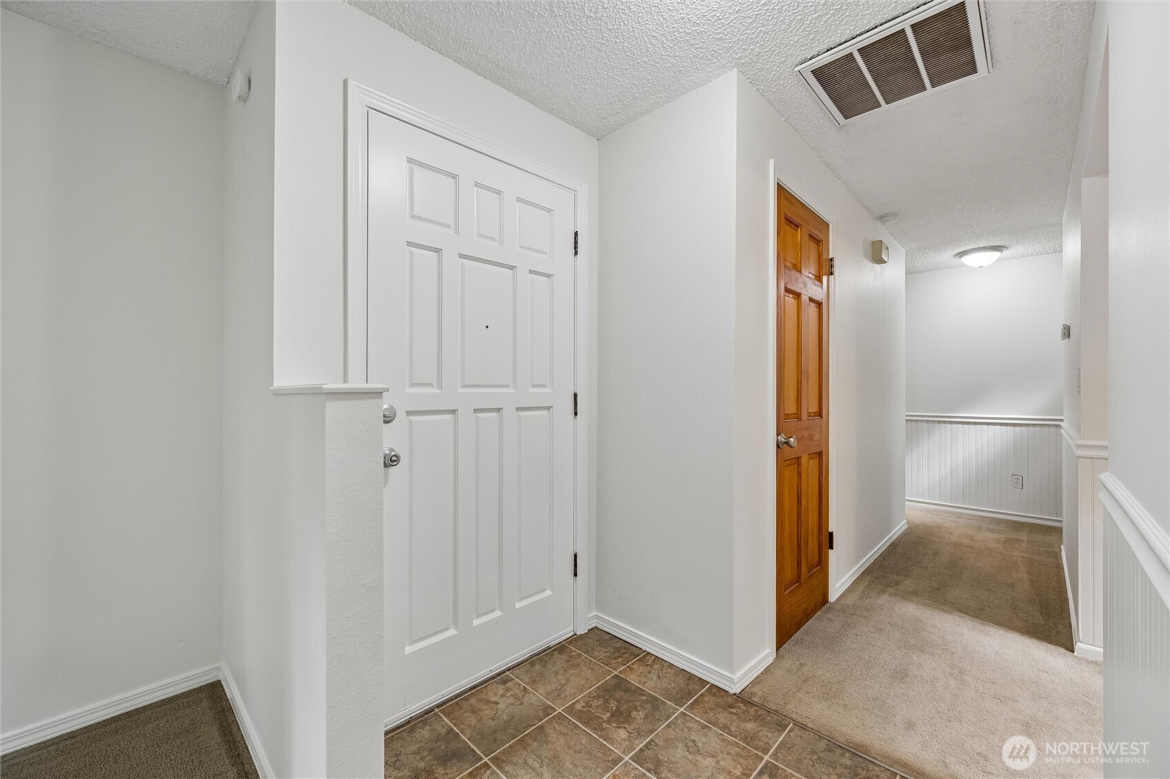 6724 Alder Glen Drive Property Photo 7