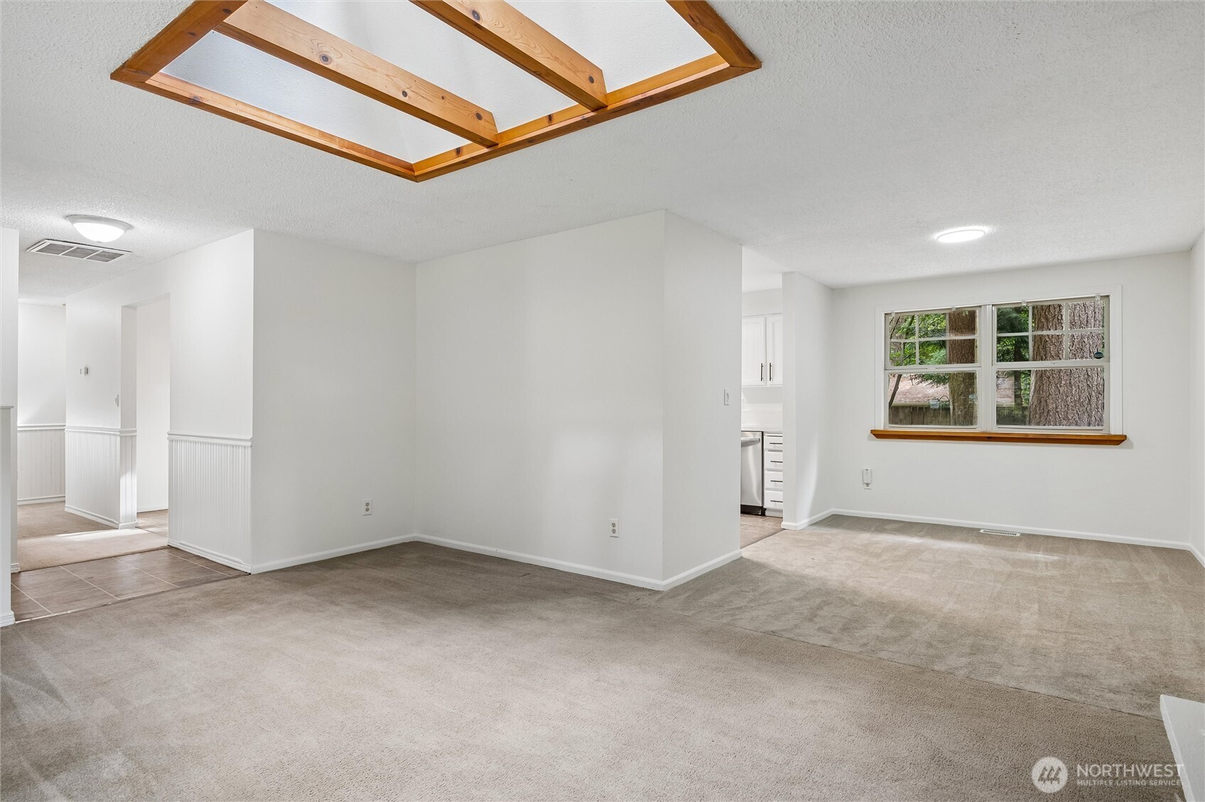 6724 Alder Glen Drive Property Photo 8