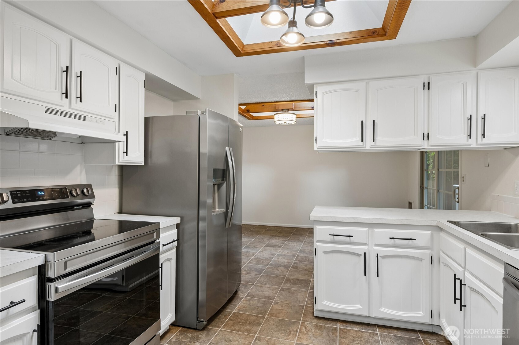 6724 Alder Glen Drive Property Photo 13