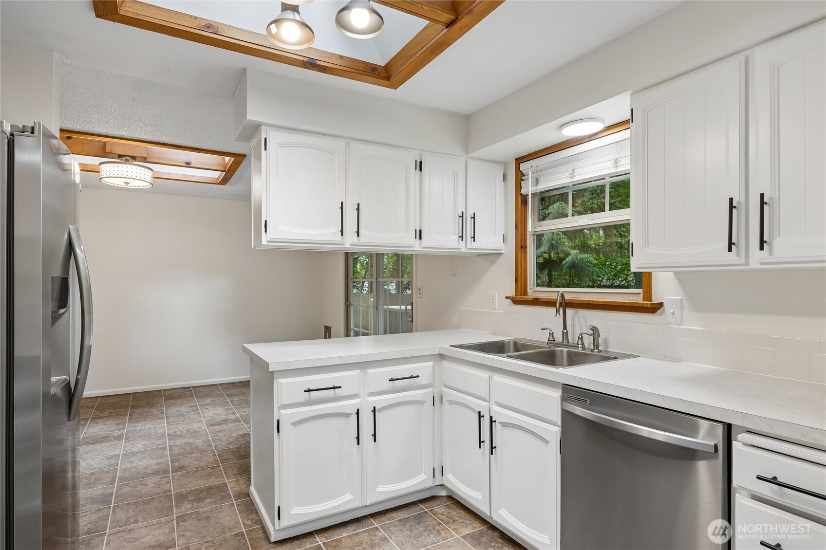 6724 Alder Glen Drive Property Photo 14