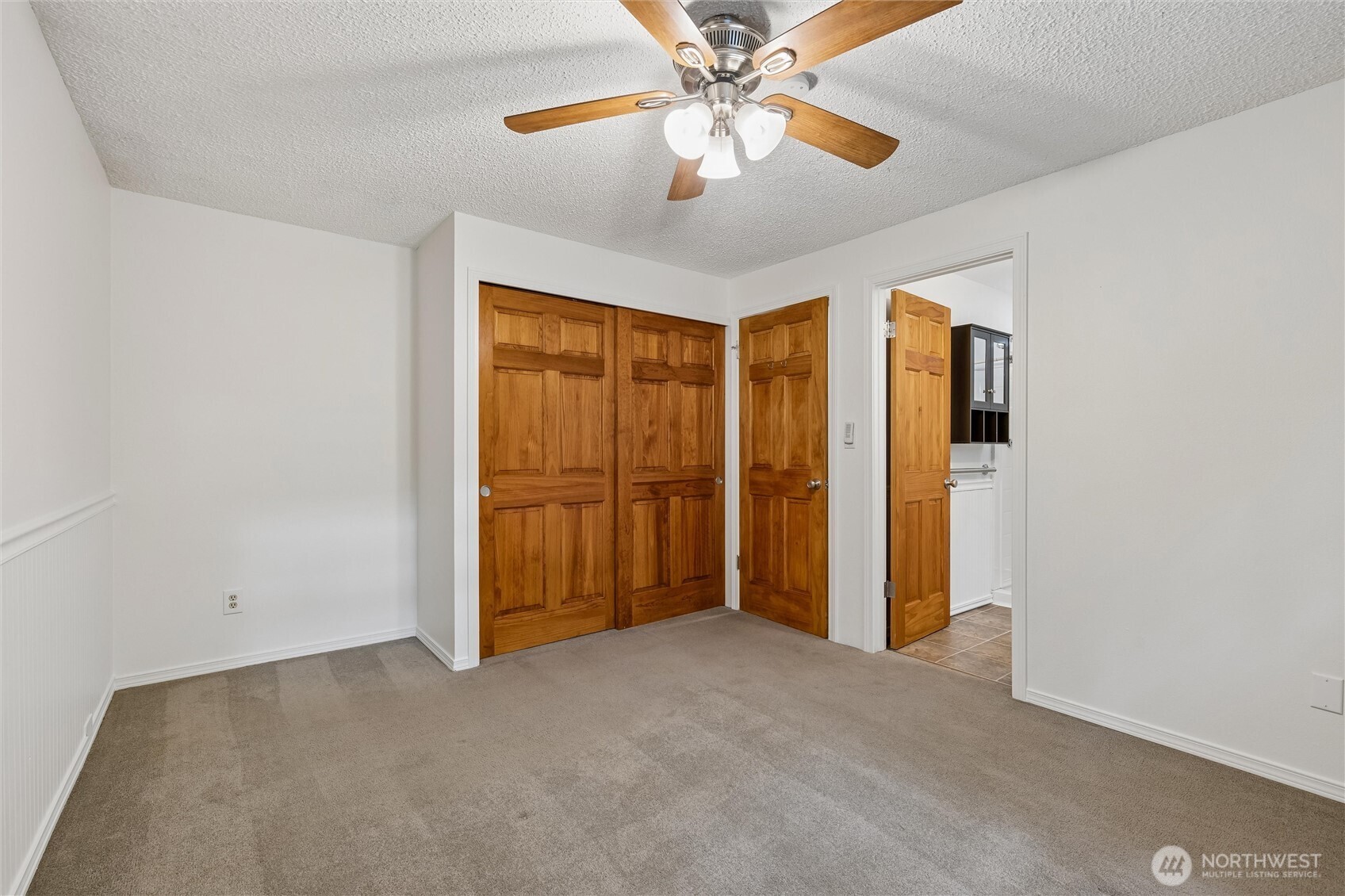 6724 Alder Glen Drive Property Photo 18