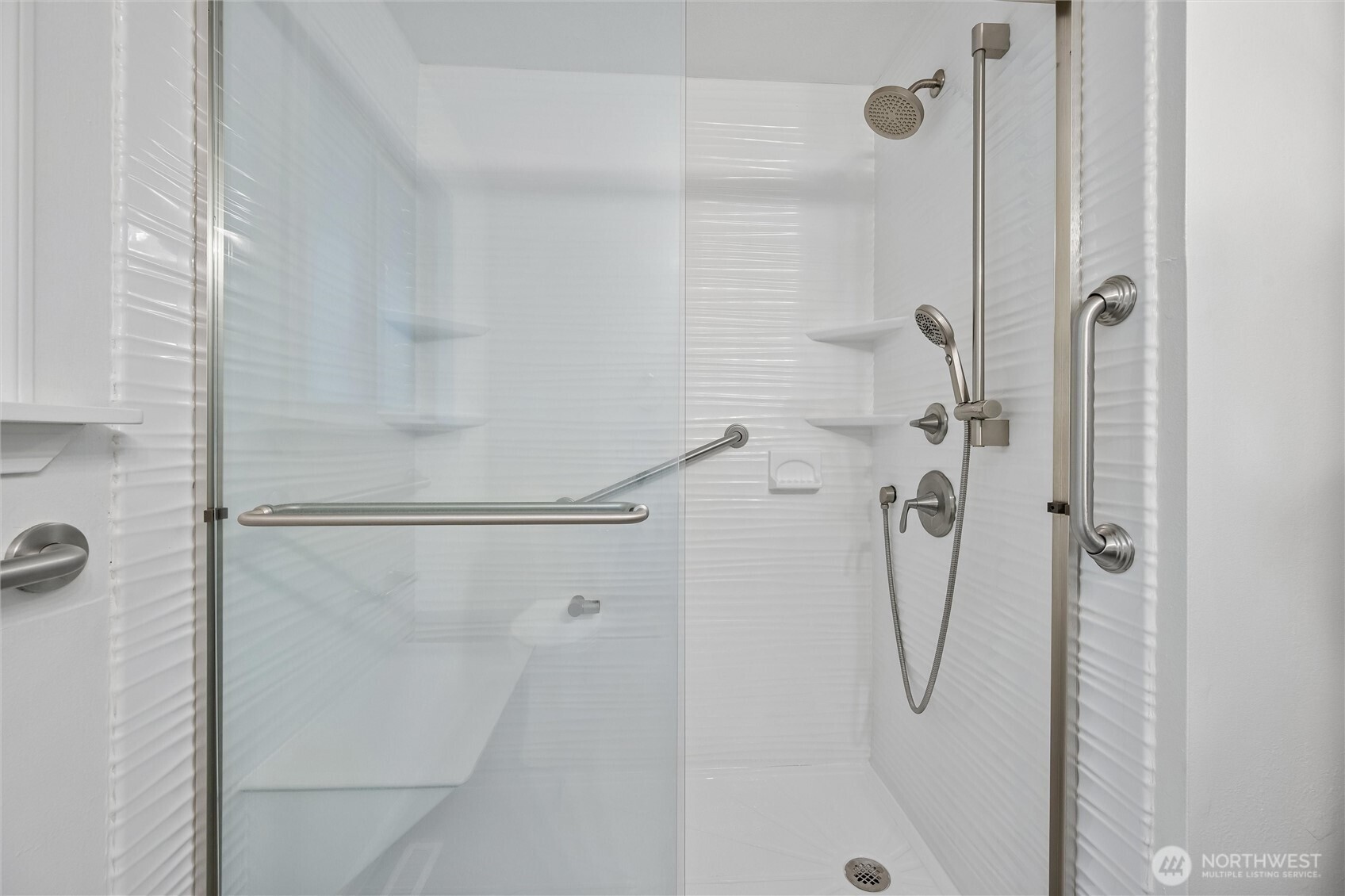 6724 Alder Glen Drive Property Photo 20