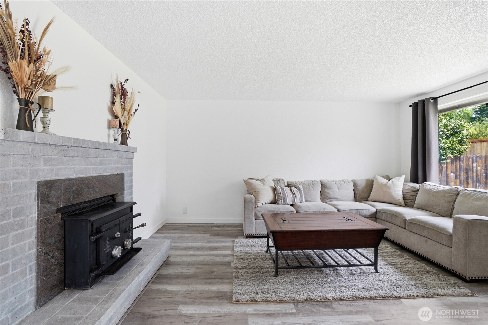 3604 W Rose St Property Photo 7