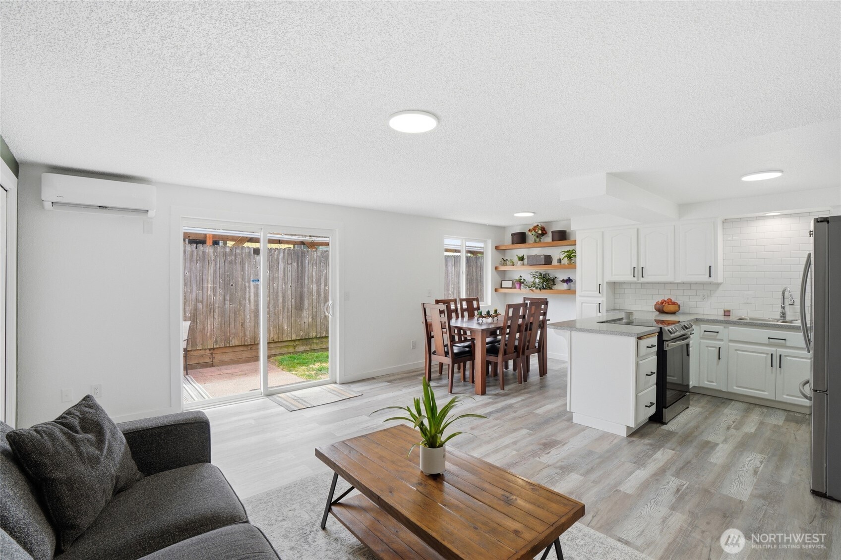 3604 W Rose St Property Photo 12