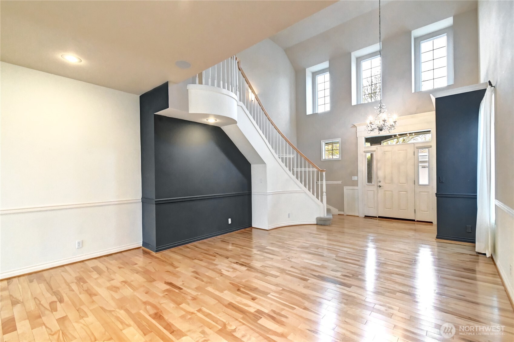 6632 188th Place Property Photo 4