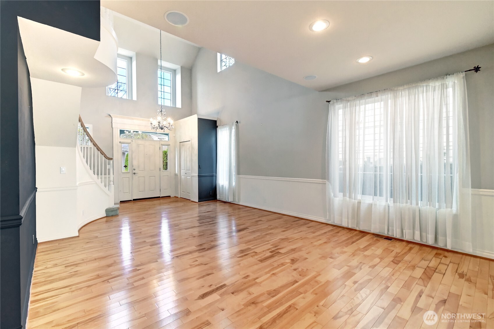 6632 188th Place Property Photo 5