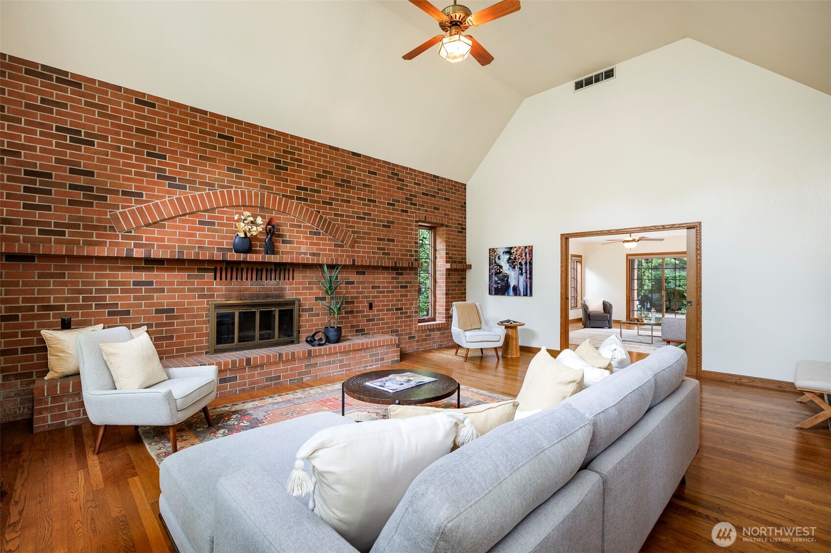 6573 Ne Windermere Road Property Photo 4