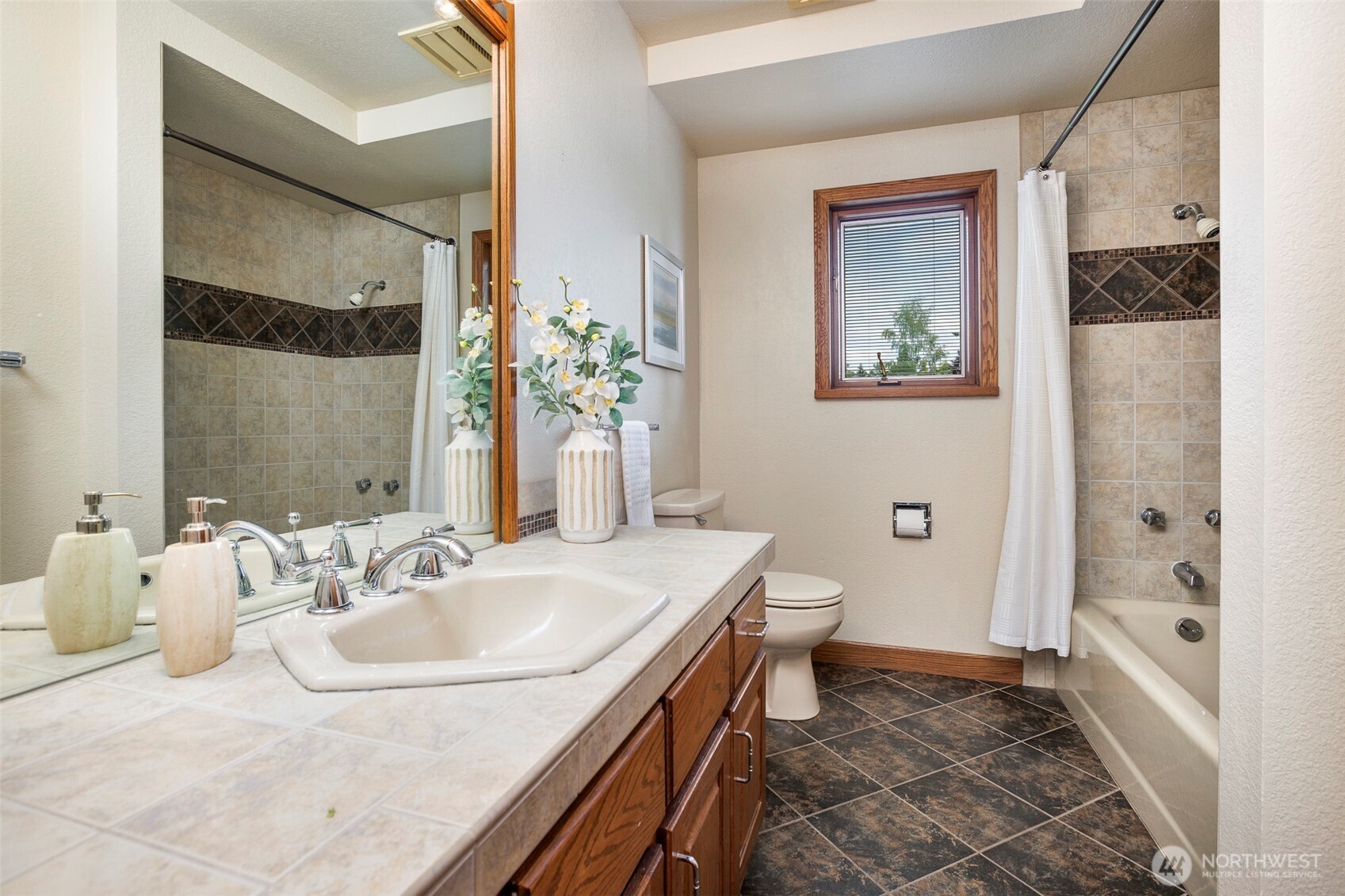 6573 Ne Windermere Road Property Photo 22