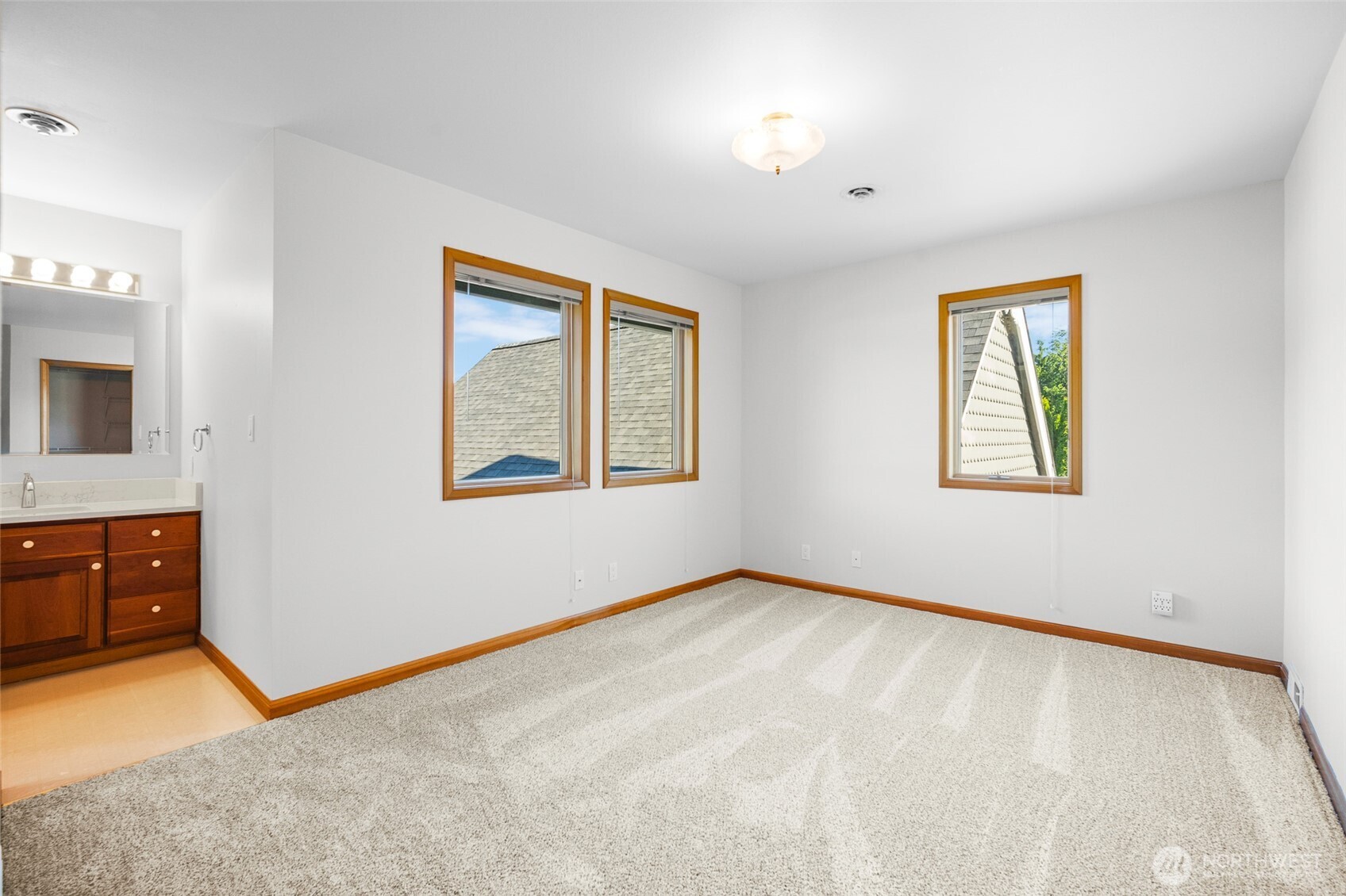 5452 Northwest Drive Property Photo 32