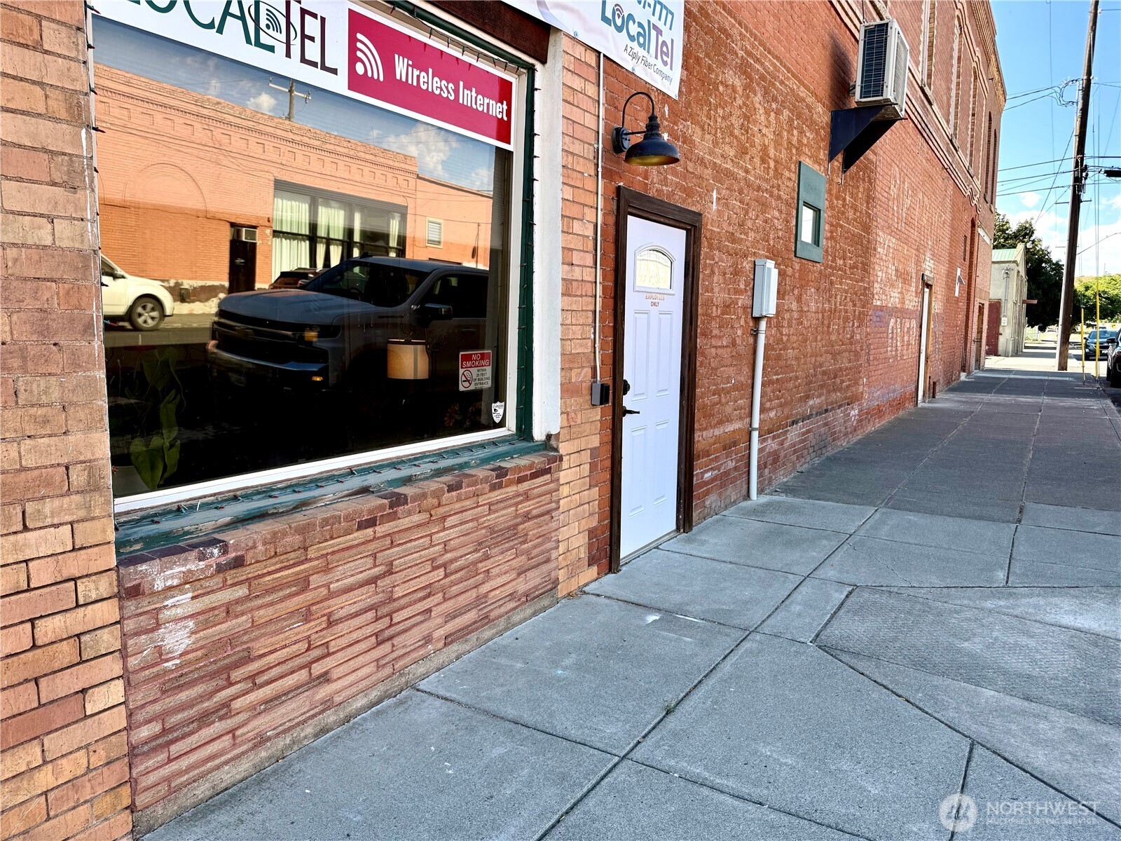 4 E 1st Avenue Property Photo 3