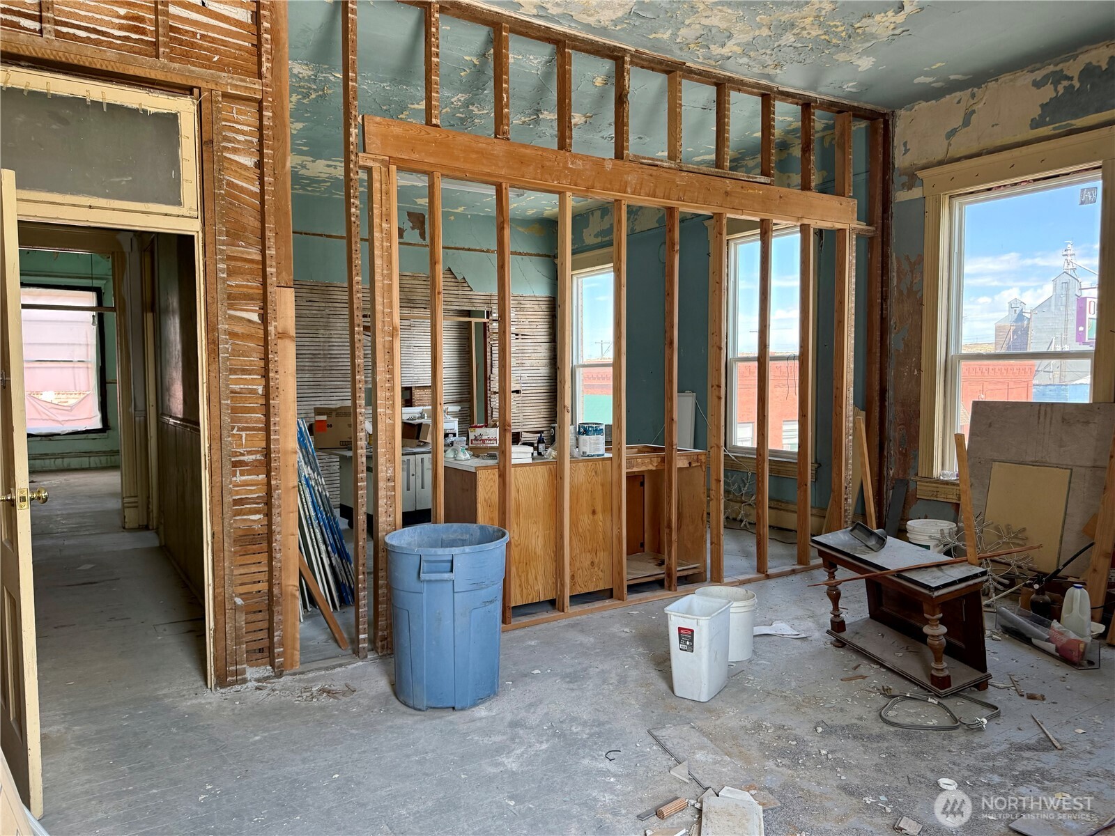 4 E 1st Avenue Property Photo 18