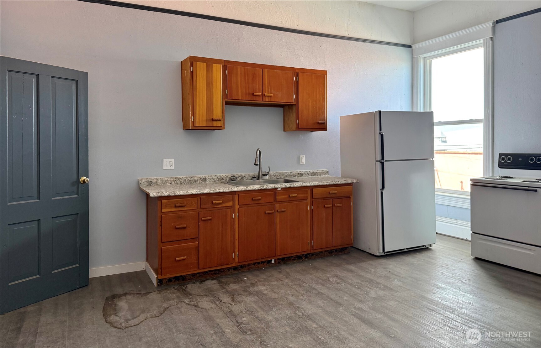 4 E 1st Avenue Property Photo 23