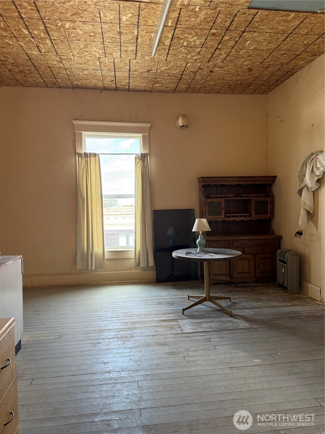 4 E 1st Avenue Property Photo 26