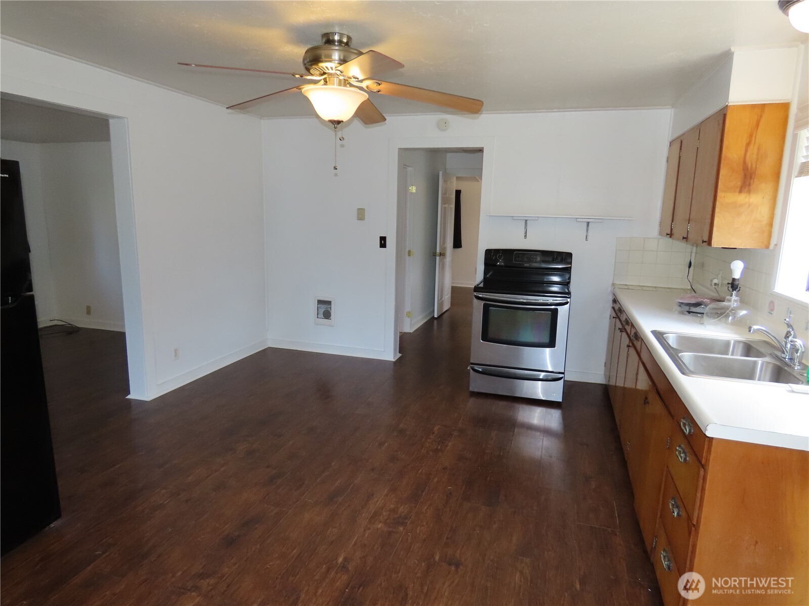 1664 Schmid Road Property Photo 5