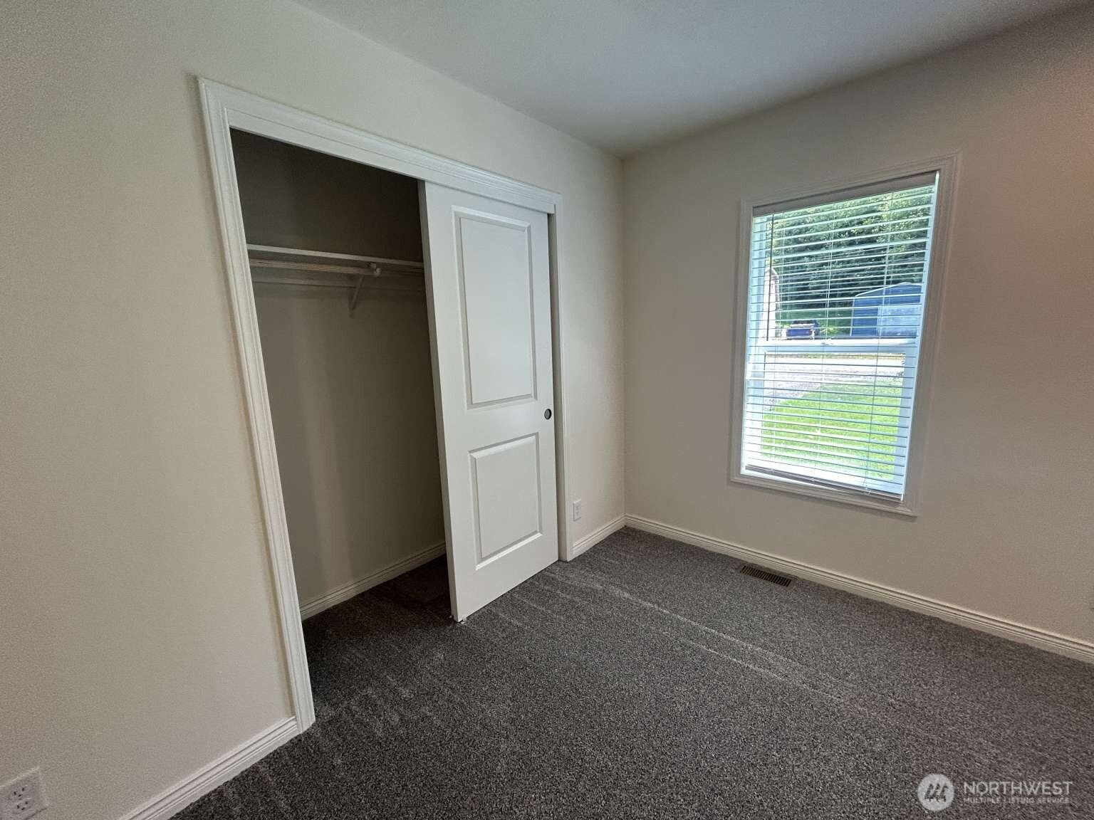 214 W Griffith Street Property Photo 23