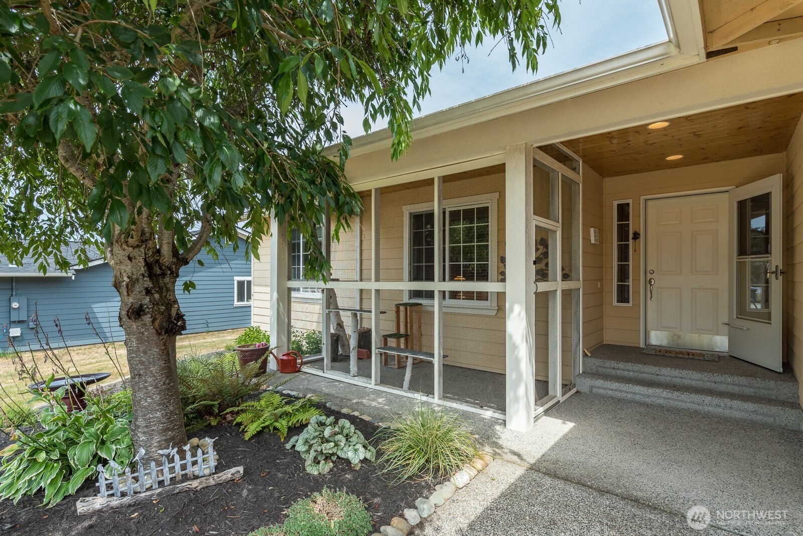 1929 Elhardt Street Property Photo 3
