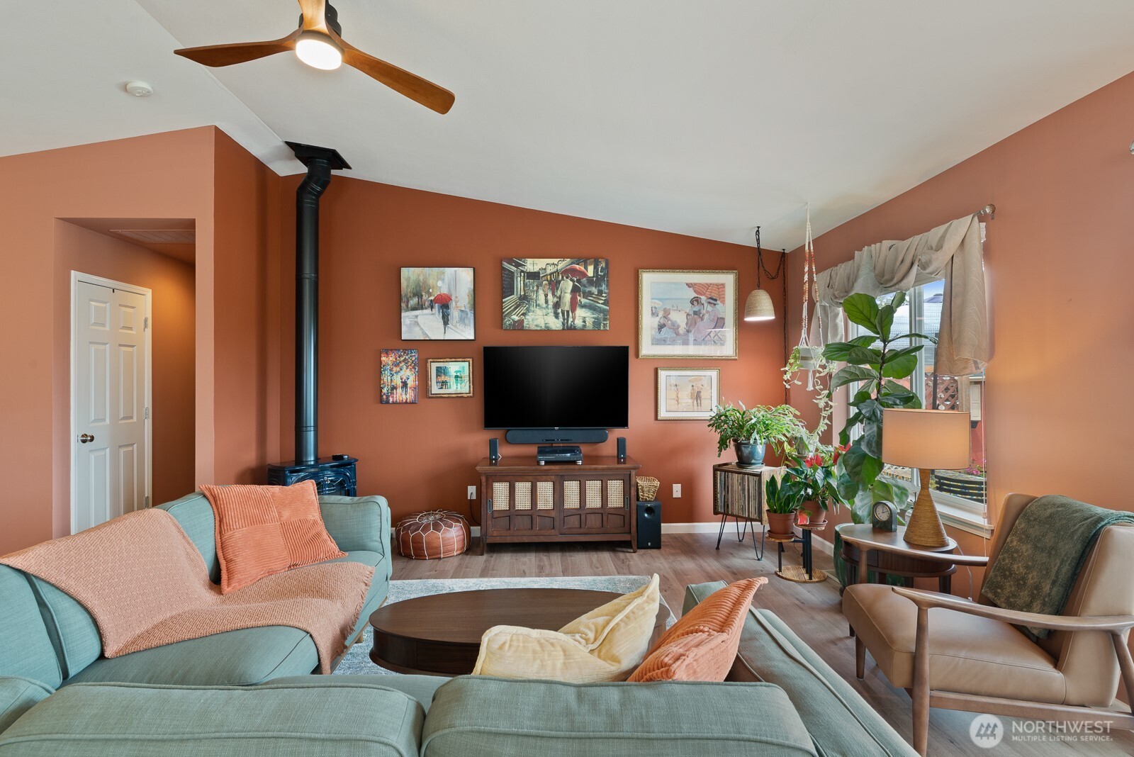 1929 Elhardt Street Property Photo 8