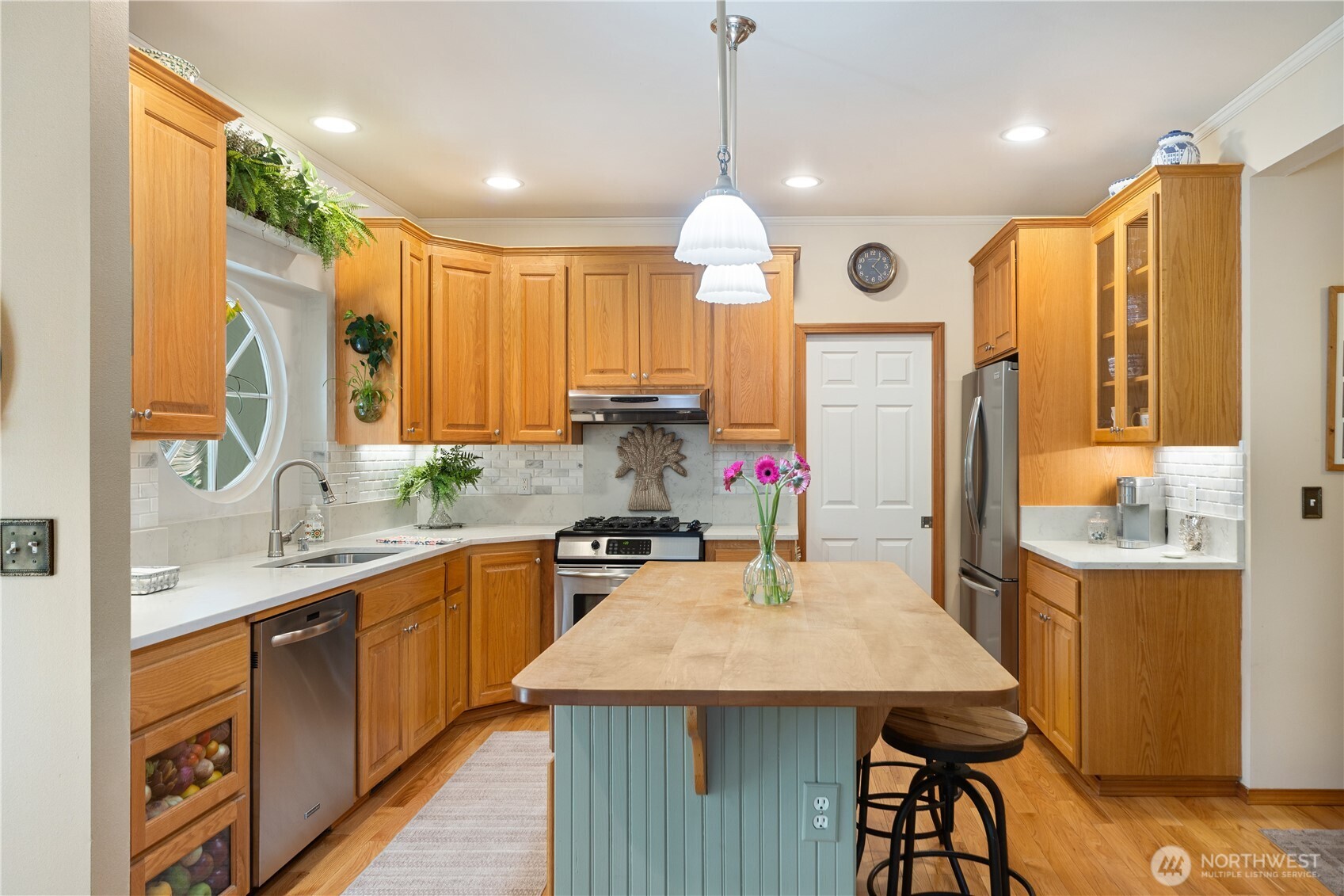 1850 Maple Street Property Photo 8