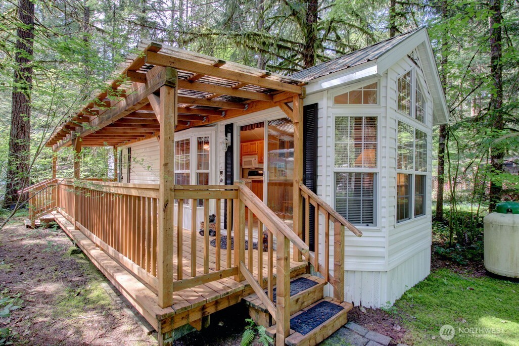134 Drial Loop Property Photo 1
