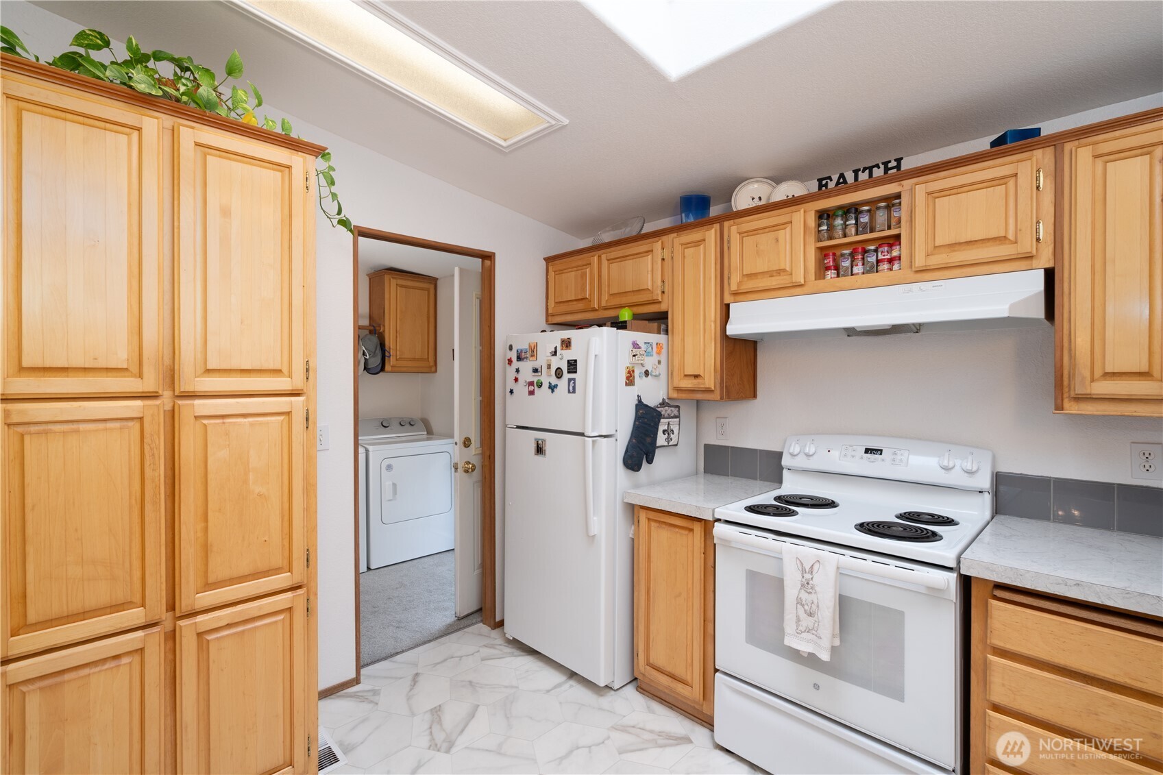 24160 N West View Road Property Photo 6