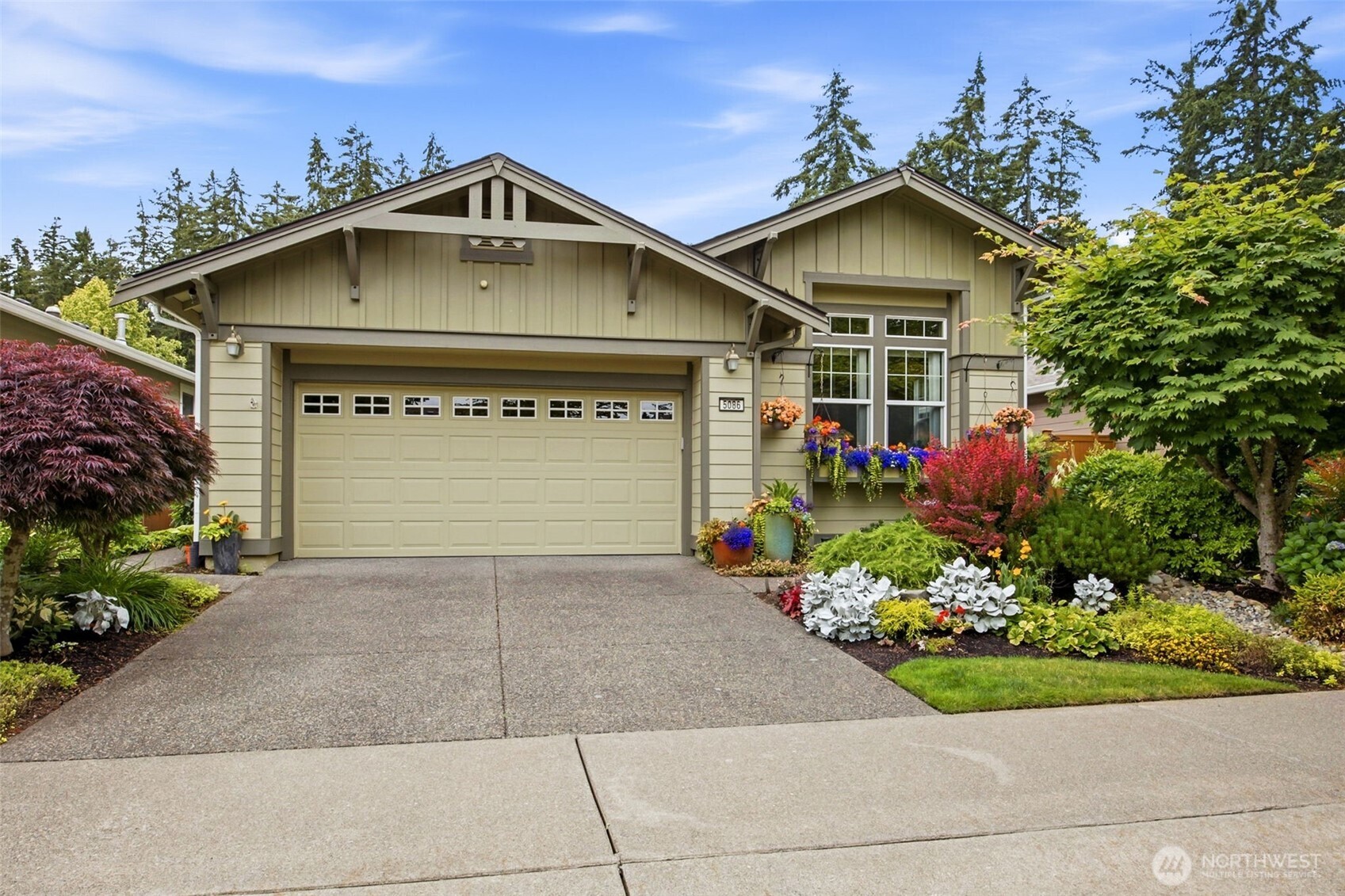 5086 Cypress Loop Property Photo 1