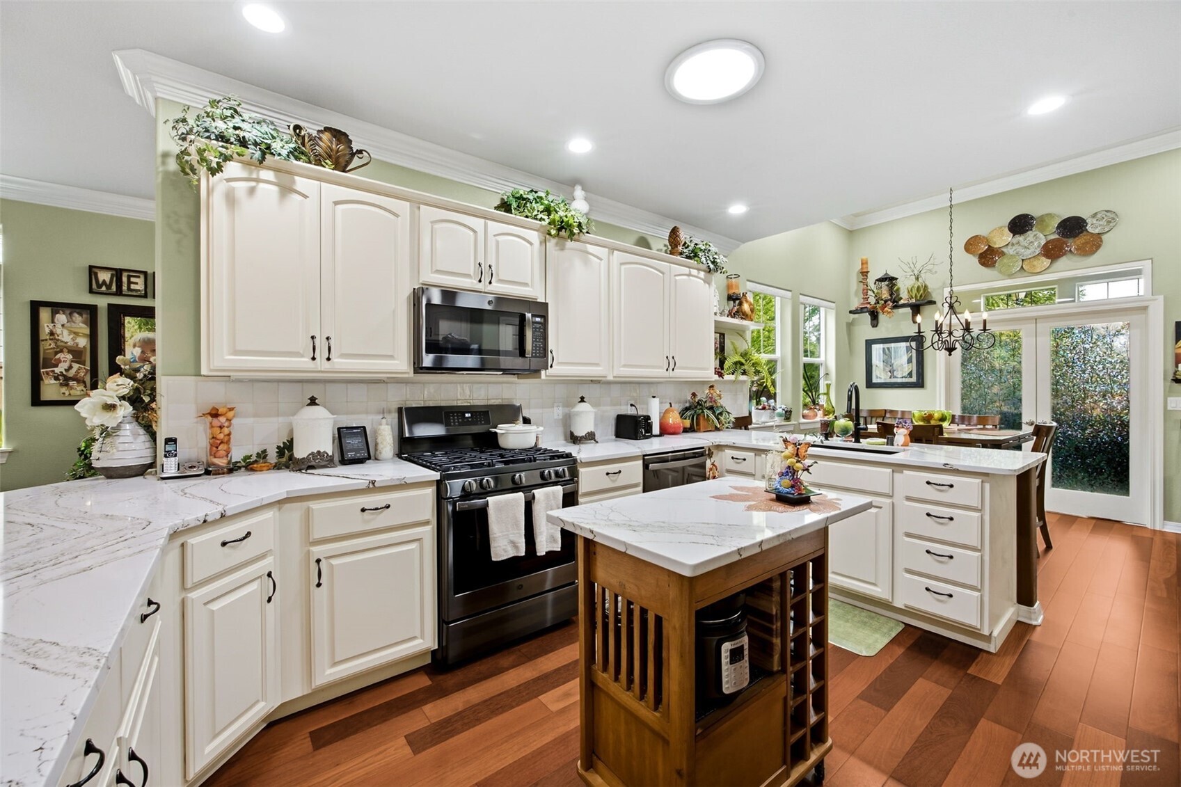 5086 Cypress Loop Property Photo 8