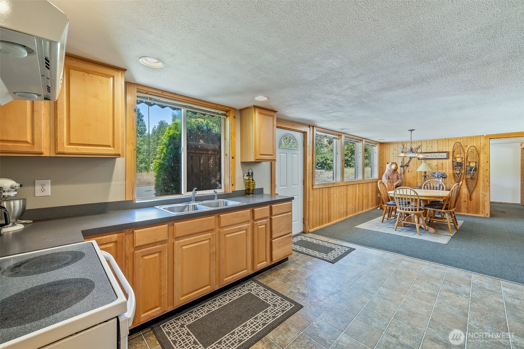 10547 Merry Canyon Road Property Photo 9