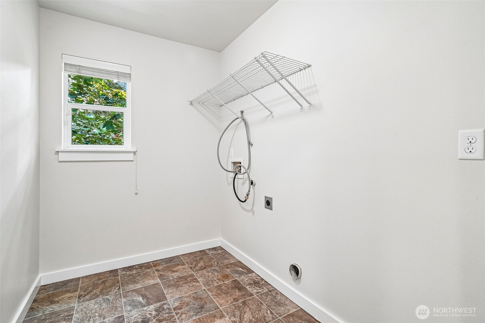 700 6th Avenue Property Photo 19