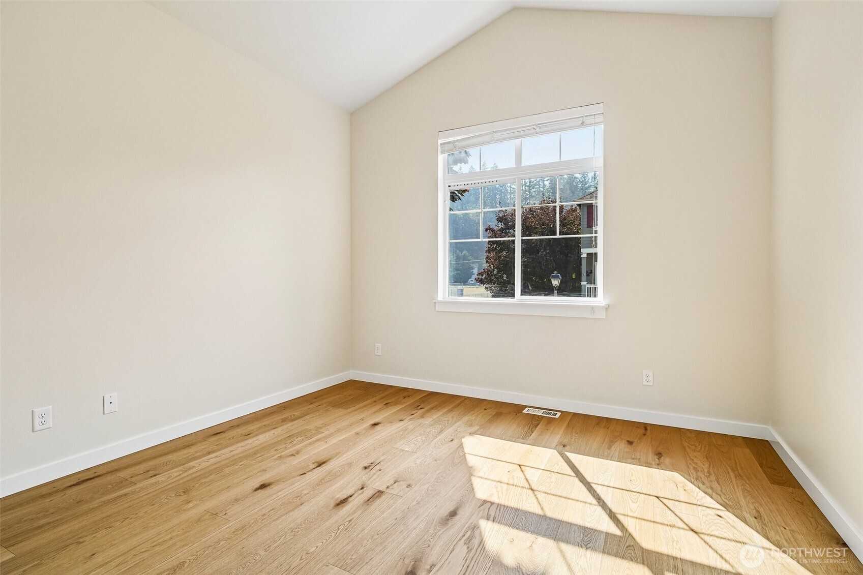700 6th Avenue Property Photo 23