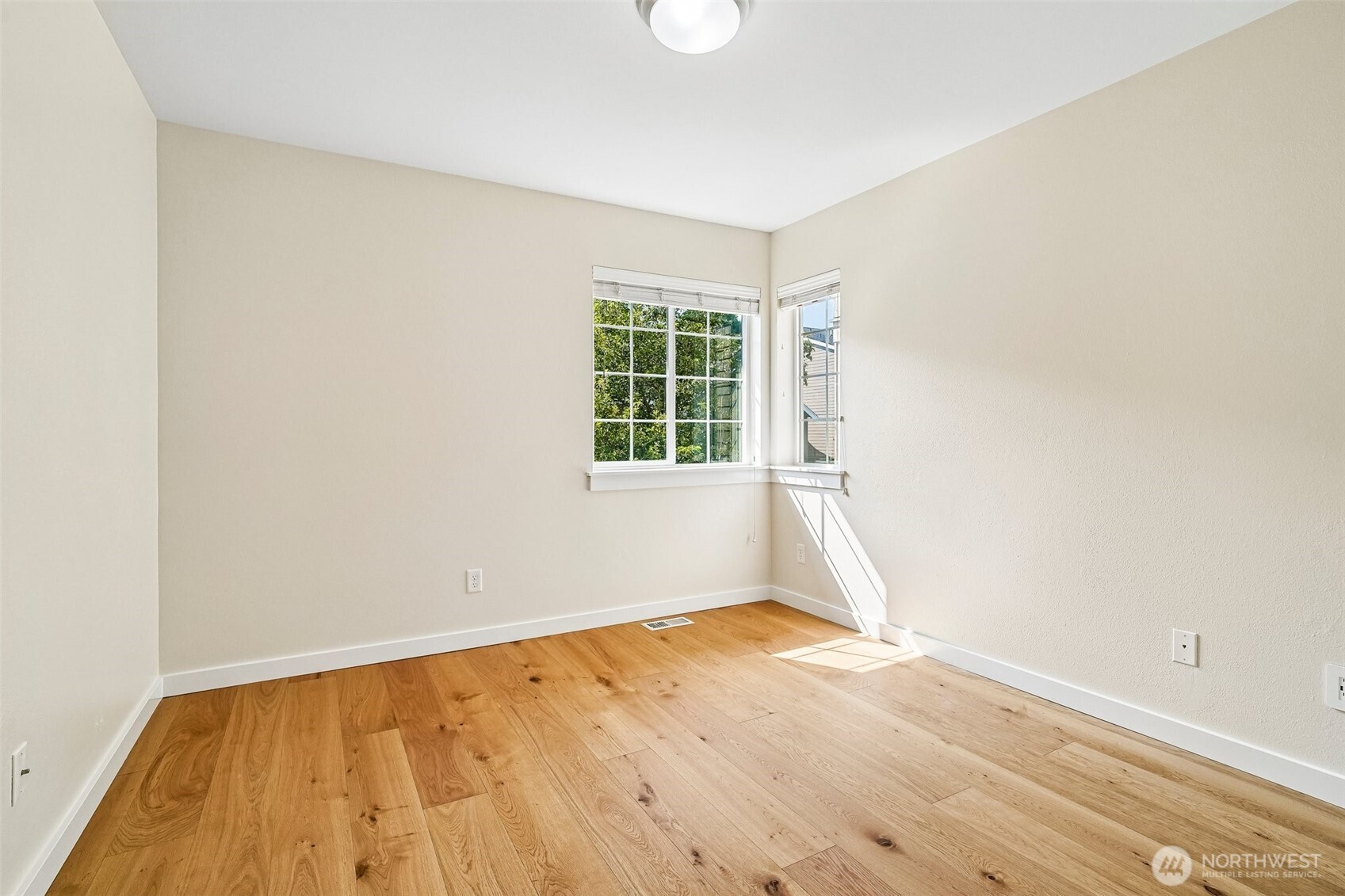 700 6th Avenue Property Photo 25