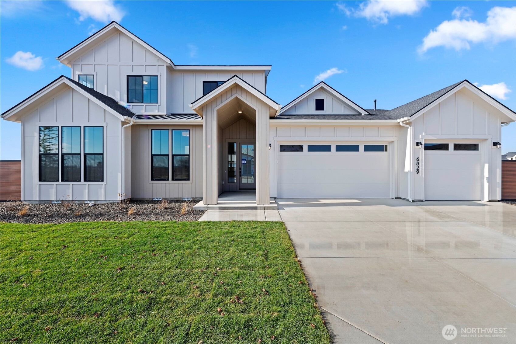 14814 210th Place 1498 Property Photo 1
