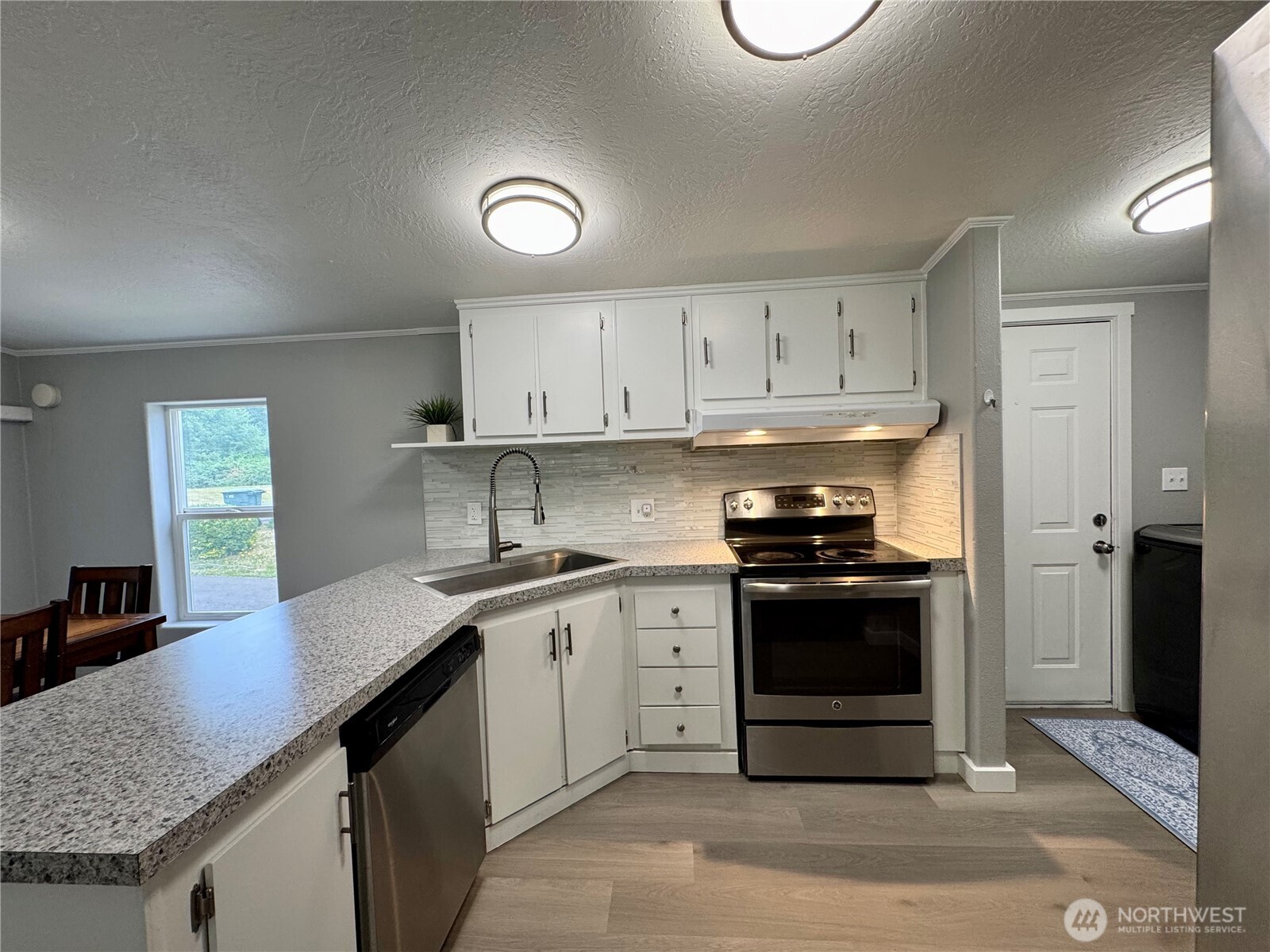 2411 Grandview Road 19 Property Photo 6