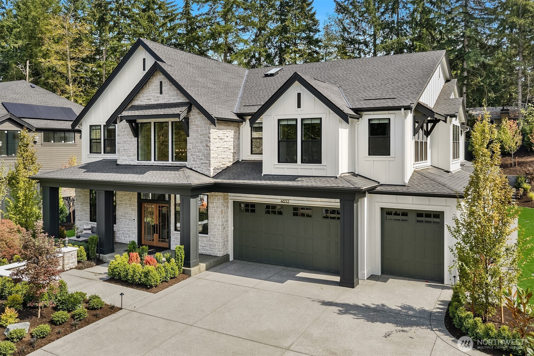 4652 143rd Place Property Photo 1