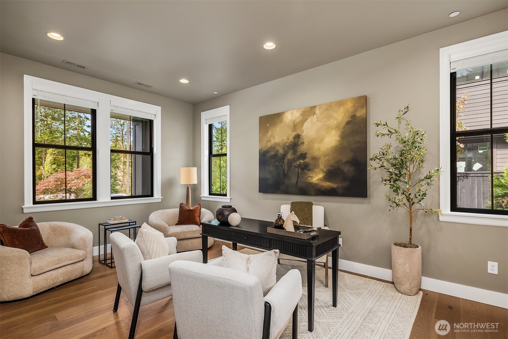 4652 143rd Place Property Photo 3