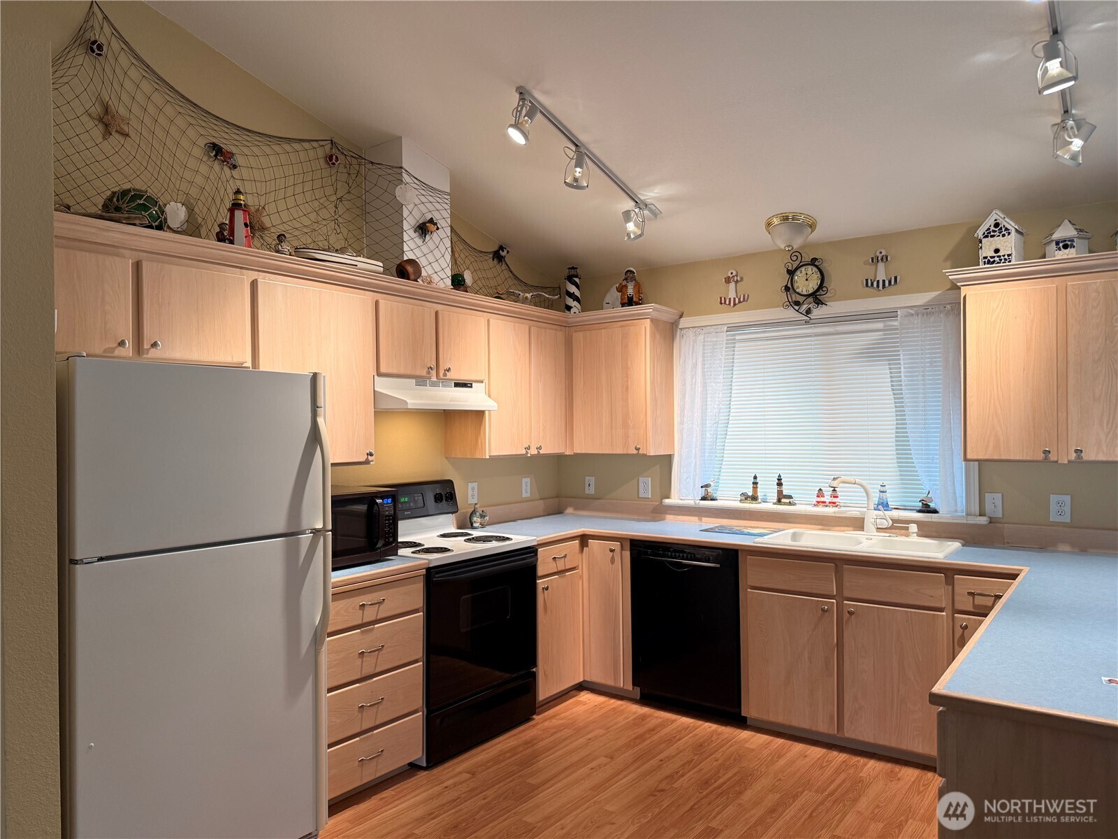 367 S Wynoochee Drive Property Photo 4