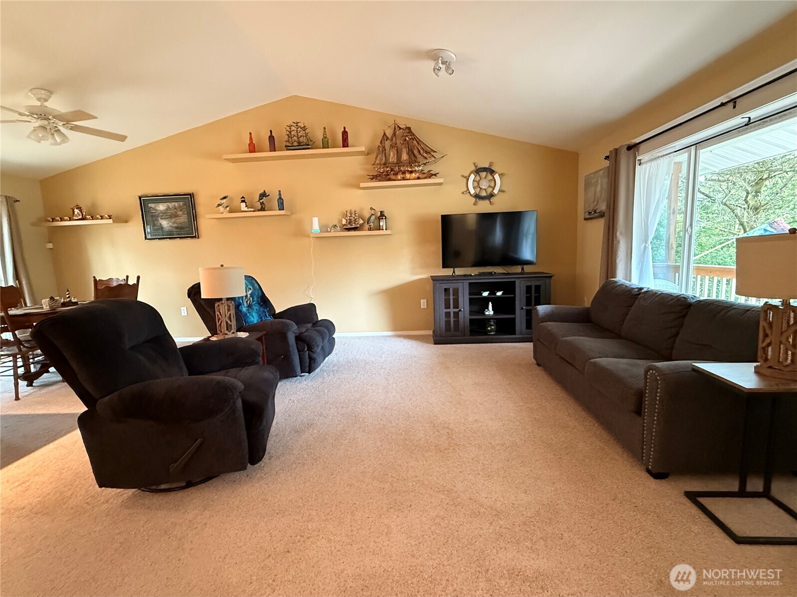 367 S Wynoochee Drive Property Photo 5